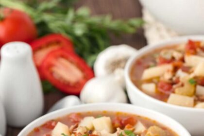 Manhattan Clam Chowder, recipe, clam chowder, soup, diced tomatoes, potatoes, bacon, easy, flavorful, top-rated, homemade, seafood, delicious, hearty, sautéed vegetables,